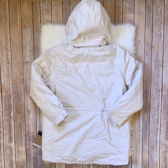 The North Face Reign On Down Waterproof Parka - Picture 5 of 8